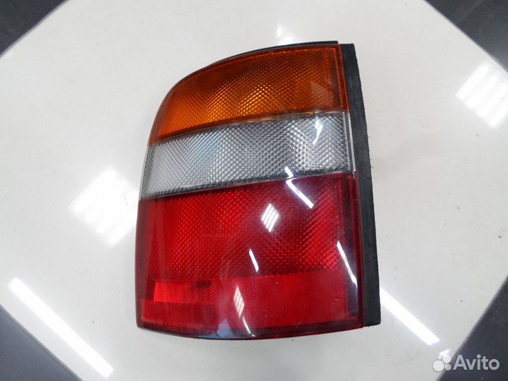 Стоп-сигнал Nissan March,R