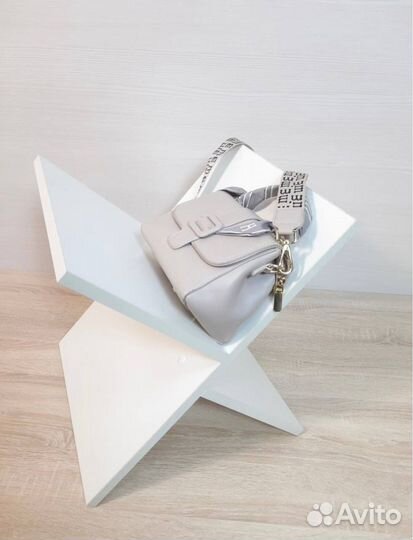 Подставка для сумки