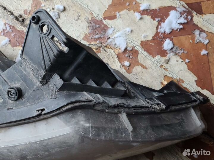 Фара передняя правая Kia Rio 3