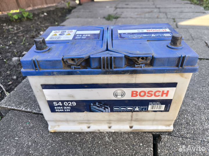 Автомобильный аккумулятор