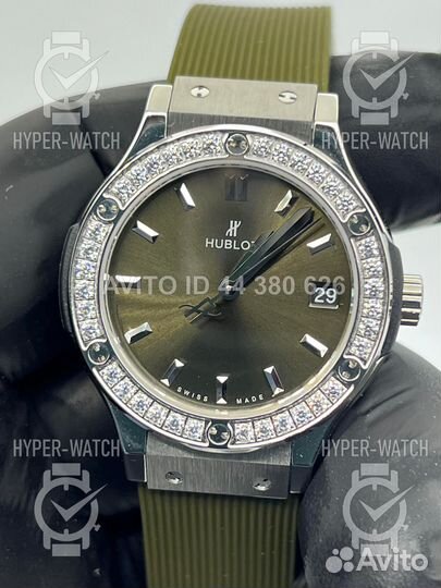 Часы Hublot Classic Fusion 33mm 581.NX.8970.LR.110