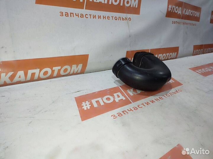 Патрубок воздушного фильтра Volkswagen Tiguan 2010