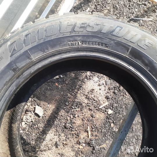 Bridgestone Ice Cruiser 5000 215/60 R16