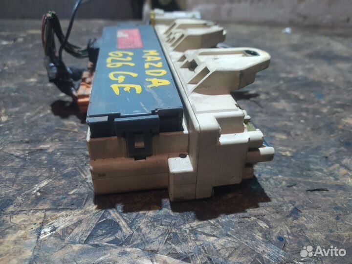 Блок предохранителей Mazda 626 GE (1991—1997)