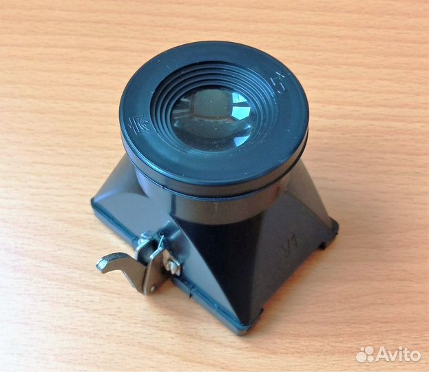 Лупа для просмотра кадров пленки Л-5. В футляре