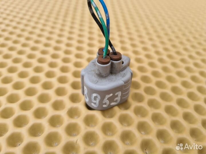 Разъем (фишка) фары Infiniti