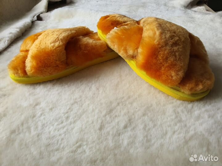 Женские меховые шлепанцы уличные желтые/овчина