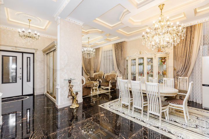 Дом 300 м² на участке 10 сот.