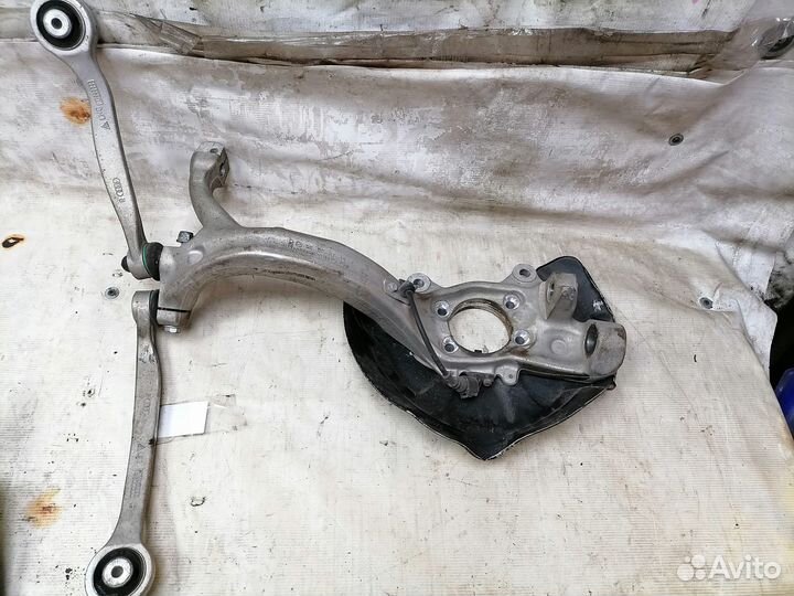 Цапфа передняя правая Audi A6 C6 4F2 болт креплени