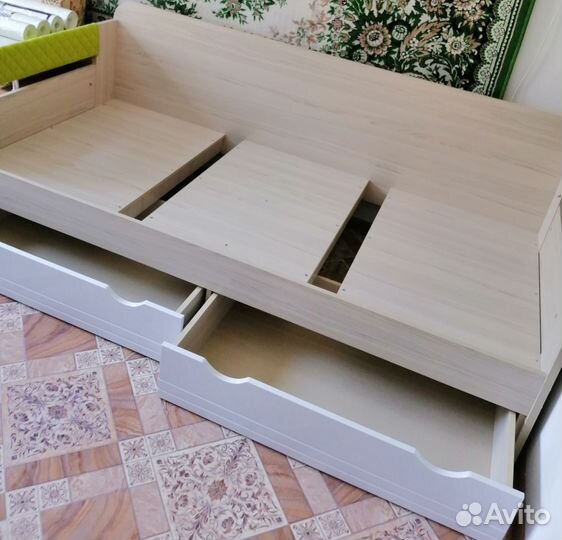 Кровать односпальная с ящиками бу