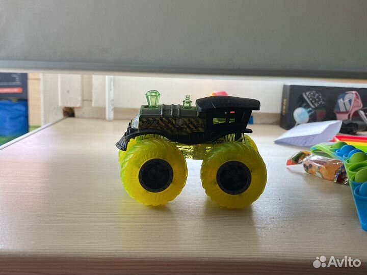 Игрушечные машинки