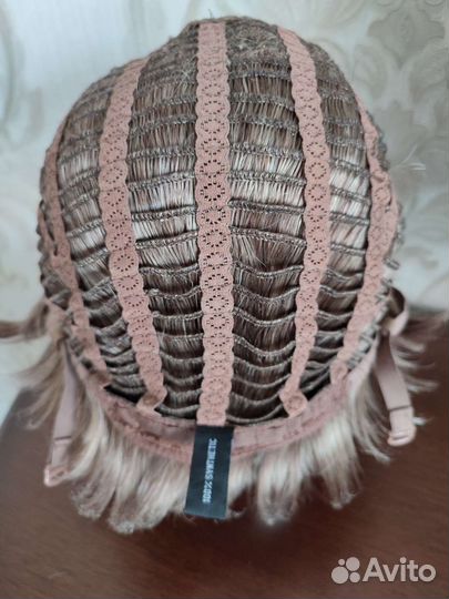 Парик женский