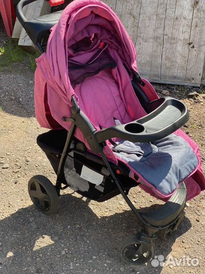 Прогулочная коляска