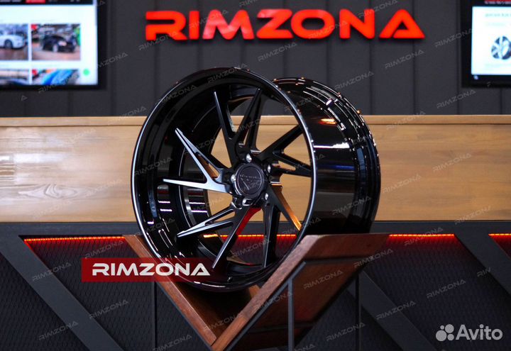 Двусоставные кованые диски R20 на Chevrolet Camaro