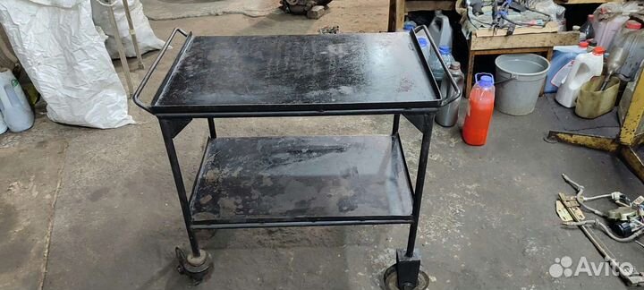 Стол (стеллаж) подкатной для инструментов