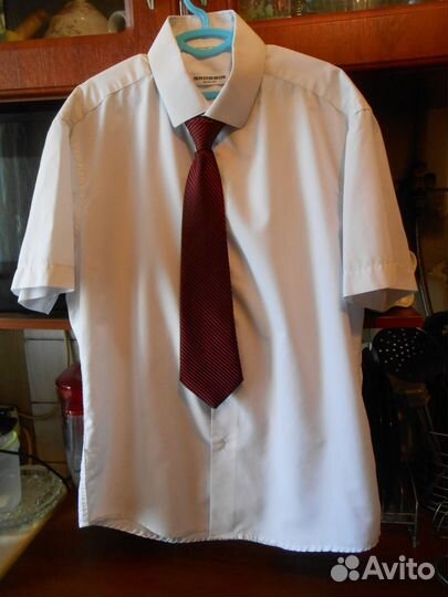 Рубашка белая, брюки черные. 12-16 лет. Кеды 37 р