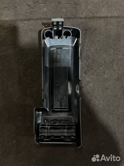 Декоративная крышка двигателя Skoda Yeti 1.2 TSI