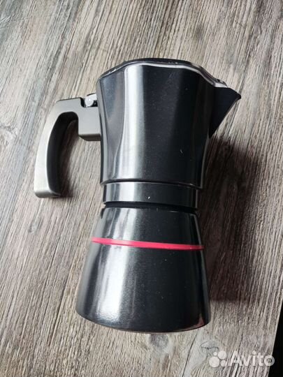 Гейзерная кофеварка Polaris