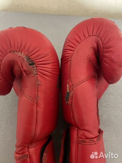 Боксерские перчатки 10 oz clinch