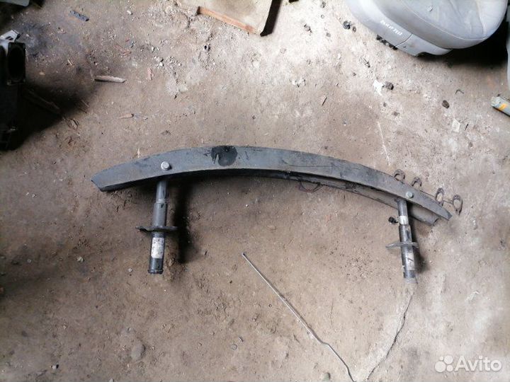 Усилитель бампера передний Volkswagen Passat B5+