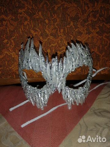 Маска маскарадная