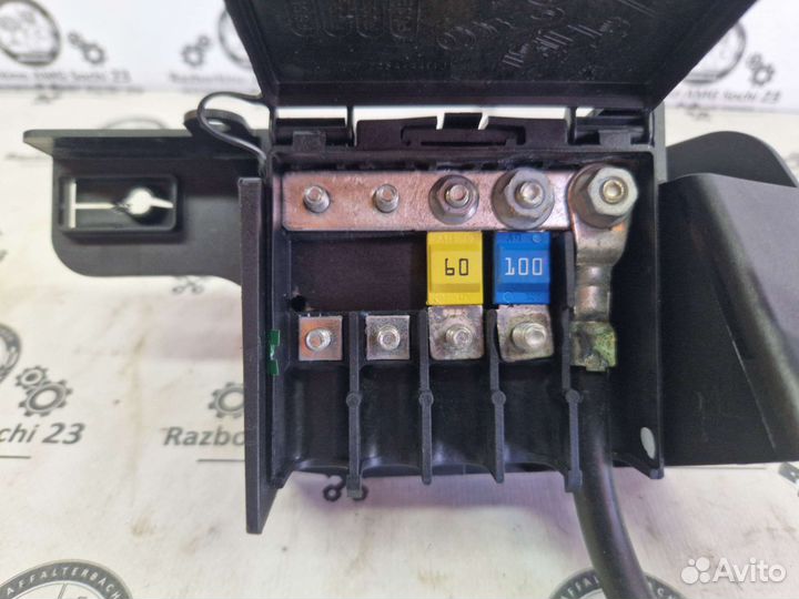 Блок предохранителей для Mercedes W212