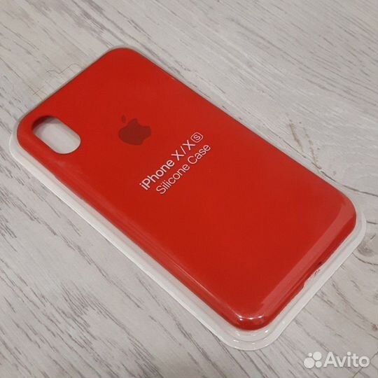 Силиконовый чехол на iPhone X / XS красный