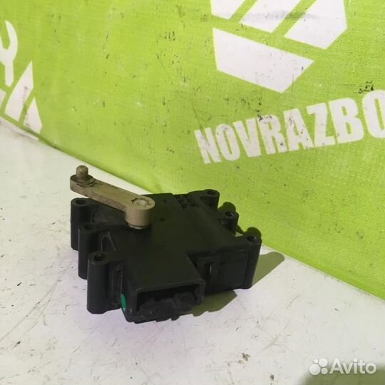 Моторчик привода заслонок отопителя Мазда 6