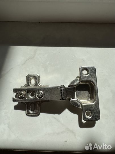 Петли для дверей мебельные