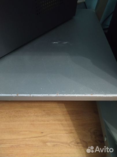 Компьютерный стол стеклянный