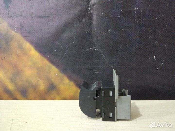 Кнопка стеклоподъемника Audi Allroad C5 ARE 2001