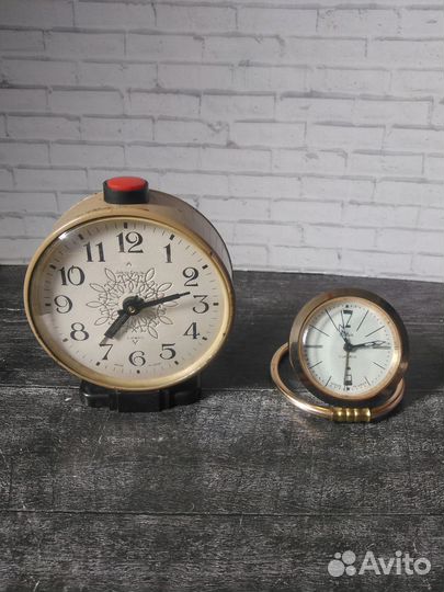 Часы будильник Слава и Янтарь СССР