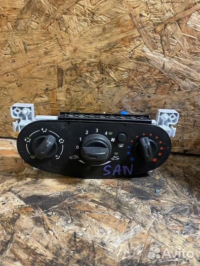 Блок управления печкой Рено Логан Сандеро