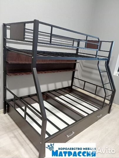 Двухъярусная кровать металлическая