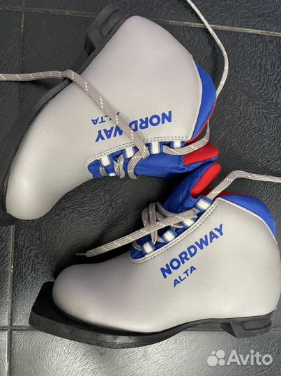 Лыжные ботинки