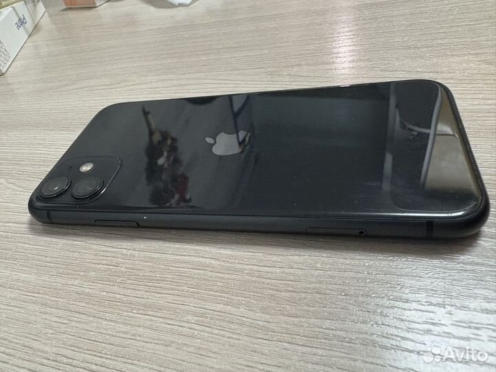 iPhone 11, 64 ГБ