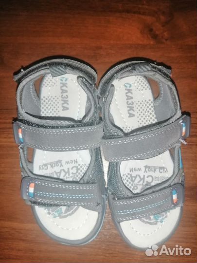 Сандали новые