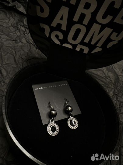 Серьги marc by marc jacobs
