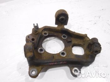 Кулак задний правый Ниссан