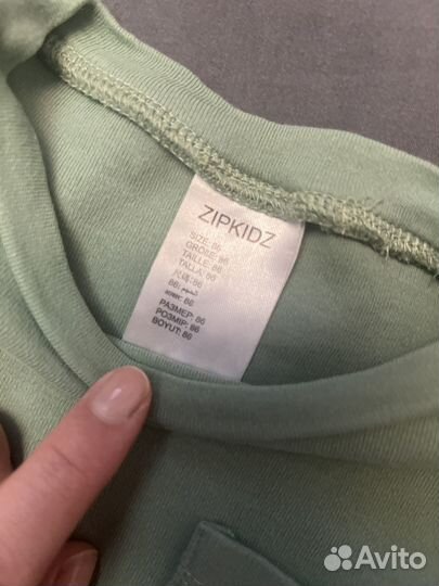 Две кофточки примерно на рост 74-80