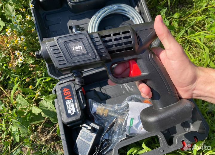 Аккумуляторная мини мойка с 2 акб