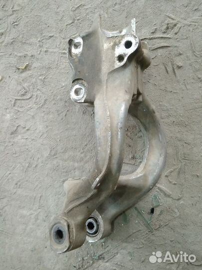 Рычаг поворотного кулака левый Opel Astra J GTC