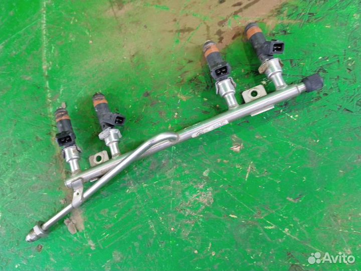 Топливная рампа с форсунками ваз Kalina