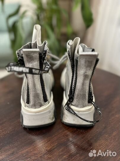 Кросовки женские