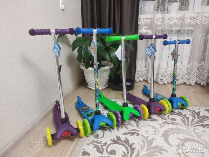 Самокаты новые, трехколесные