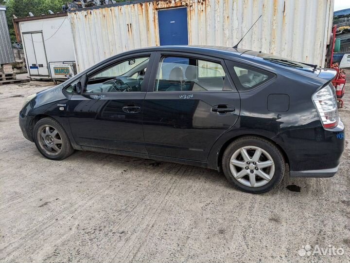 Блок комфорта Toyota Prius 2 2007 8973047020