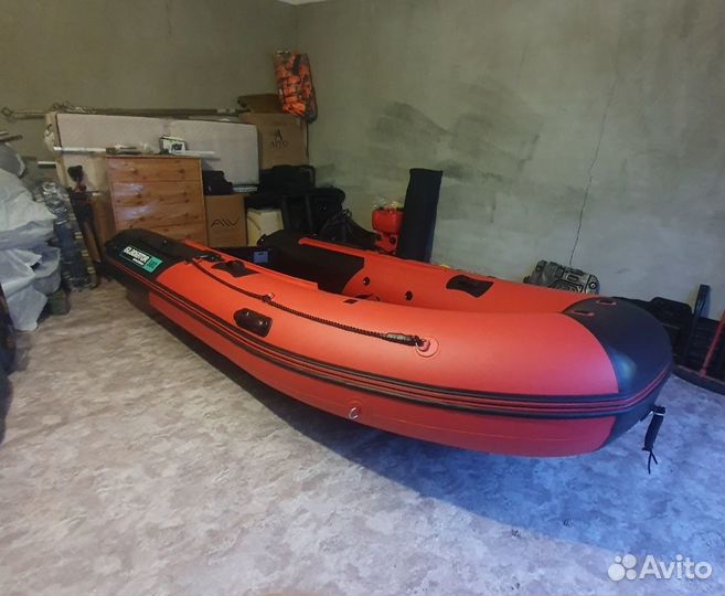 В продаже лодка gladiator E380 PRO