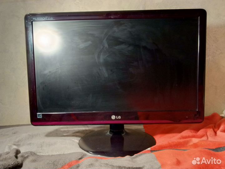 Монитор LG flatron E2250S