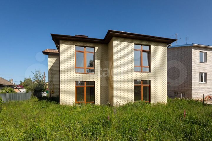 Коттедж 186 м² на участке 6 сот.