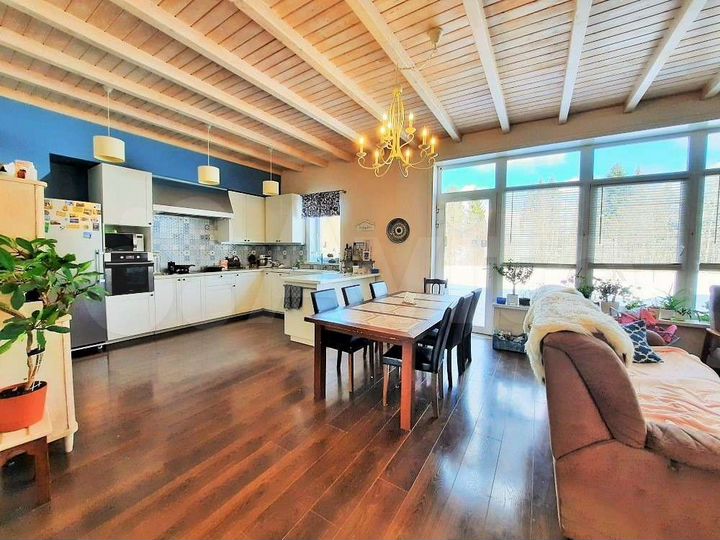 Дом 337,6 м² на участке 15 сот.